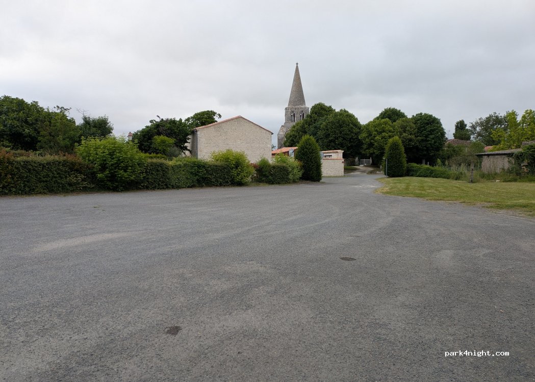 (16440) Roullet-Saint-Estèphe - Le Bourg — foto 4