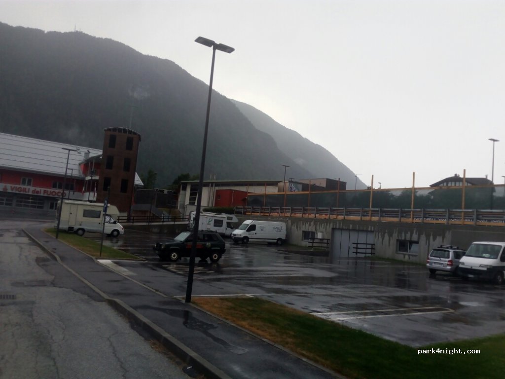 (38027) Malè - 6 Piazza Giuseppe Garibaldi — foto