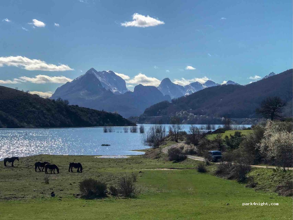 (24900) Riaño - Carretera Riaño — foto
