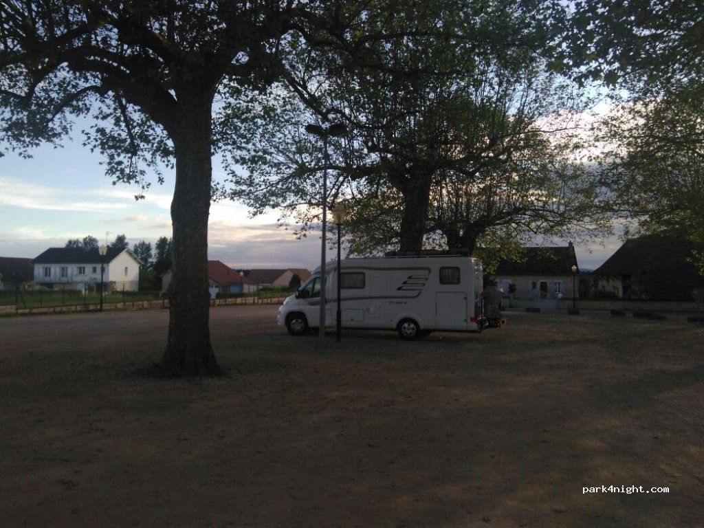 (71370) Ouroux-sur-Saône - 14-22 Rue Bruchet — foto 2