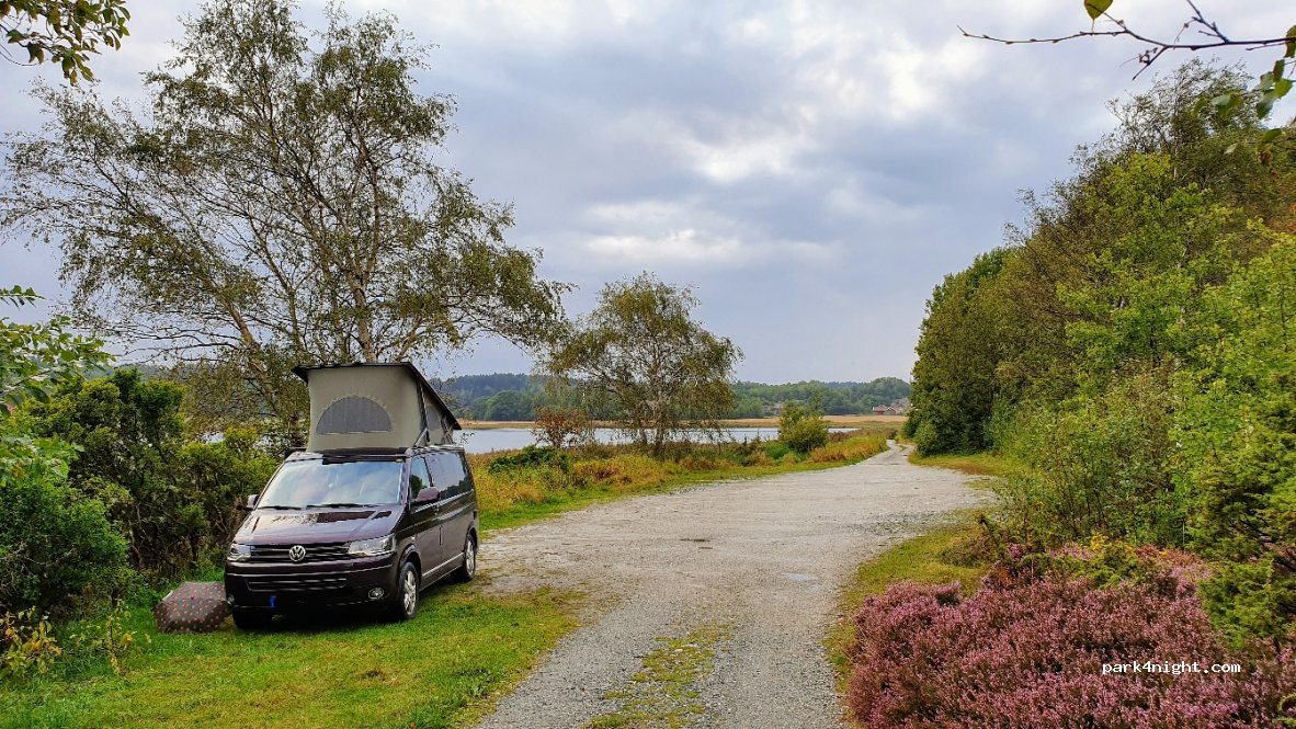 (471 93) Kållekärr - Unnamed road — foto 2