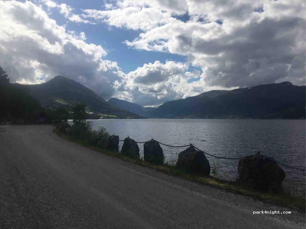 (6847) Vassenden - 44 Sekundær Fylkesveg 451 — foto