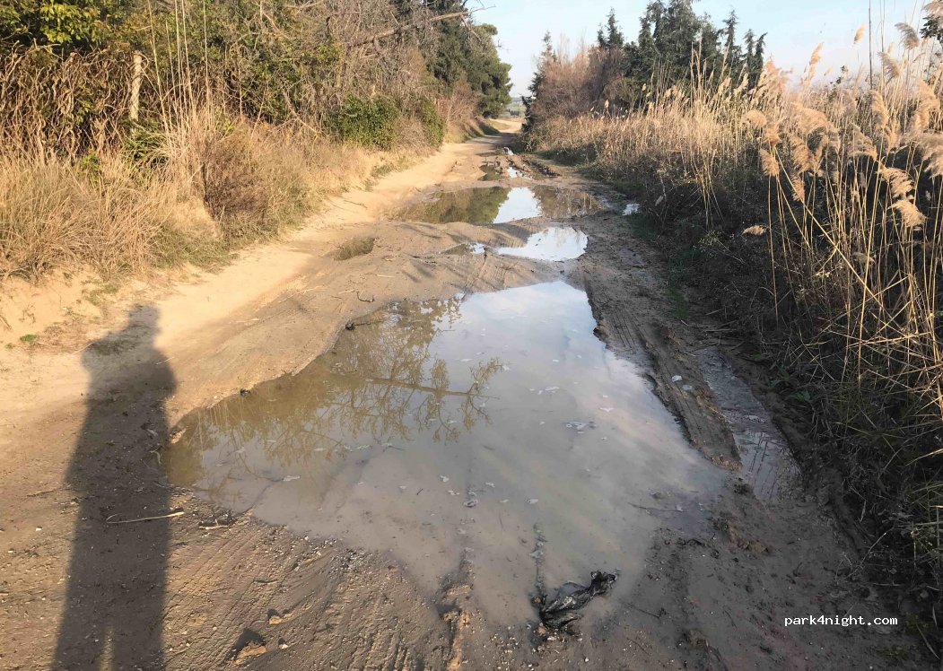 (575 00) Epanomi - Unnamed Road — foto 4