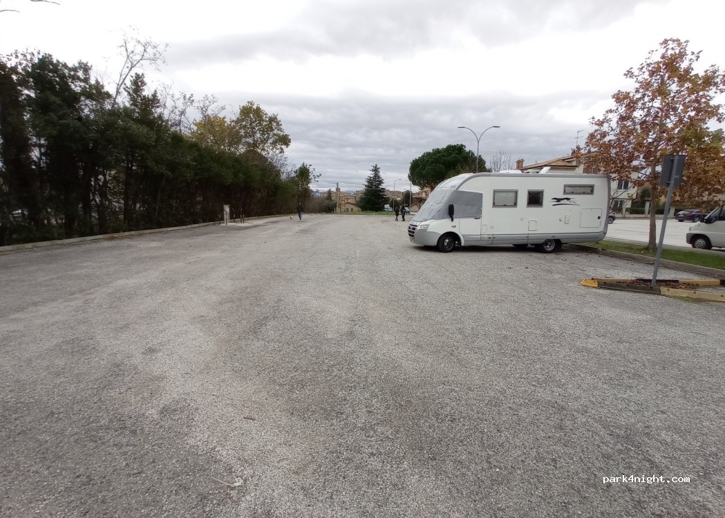 Area sosta camper Montecassiano — foto 2