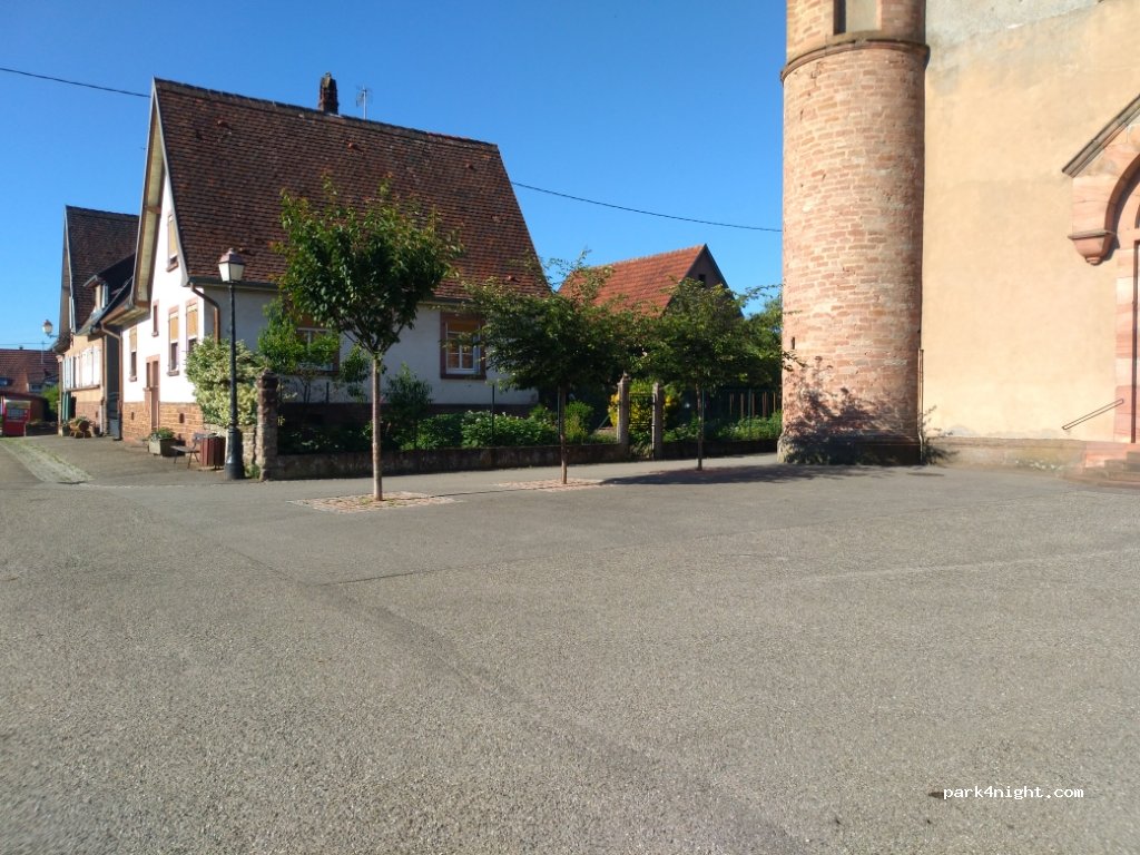 (67340) Lichtenberg - 6 Place de l'Église — foto 2