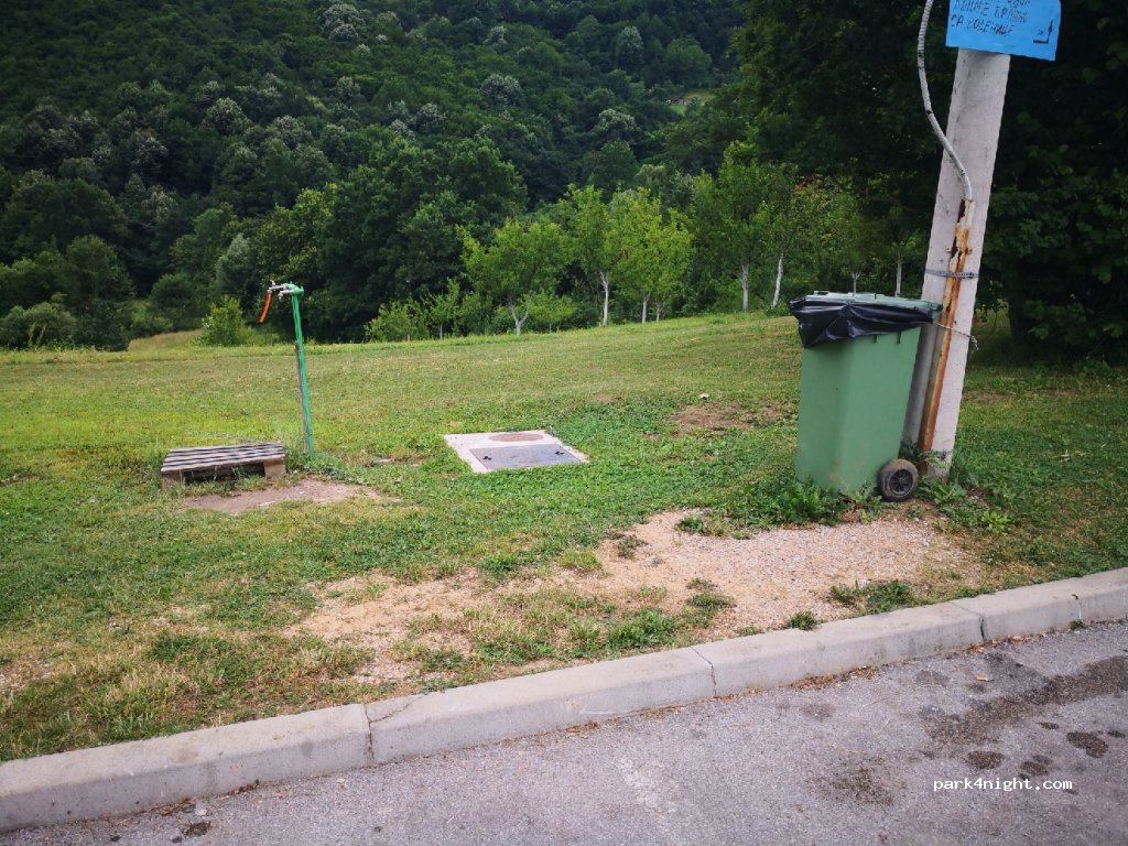 () Krupa na Vrbasu - Unnamed Road — foto