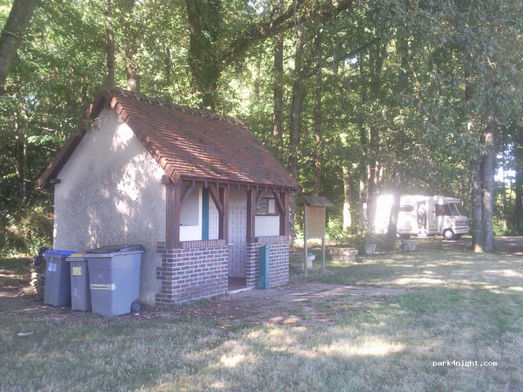 (10210) Prusy - Rue Route de Bernon — foto 2