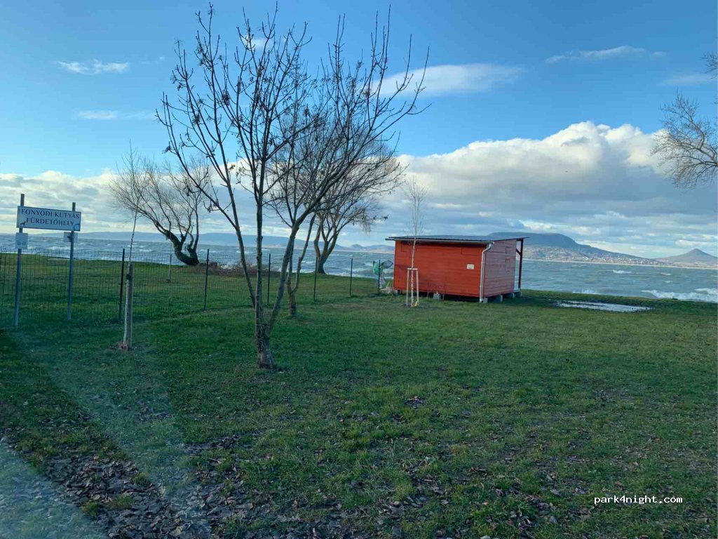 (8640) Fonyód - 25 Vitorlás utca — foto
