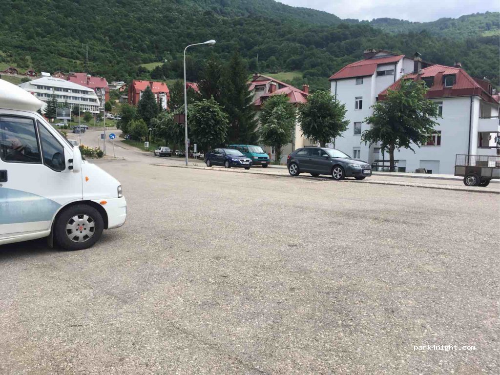 () Plužine - Ulica Jelene Mitrić — foto 2