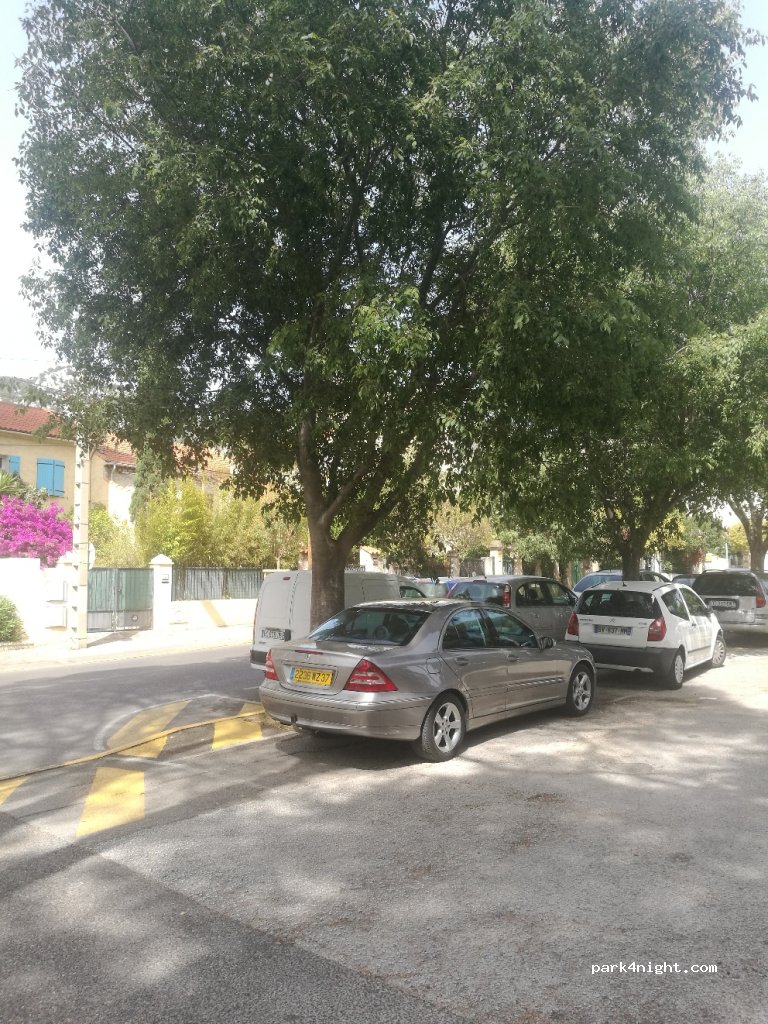 (83000) Toulon - 423 Avenue de la Victoire du 8 Mai 1945 — foto 2