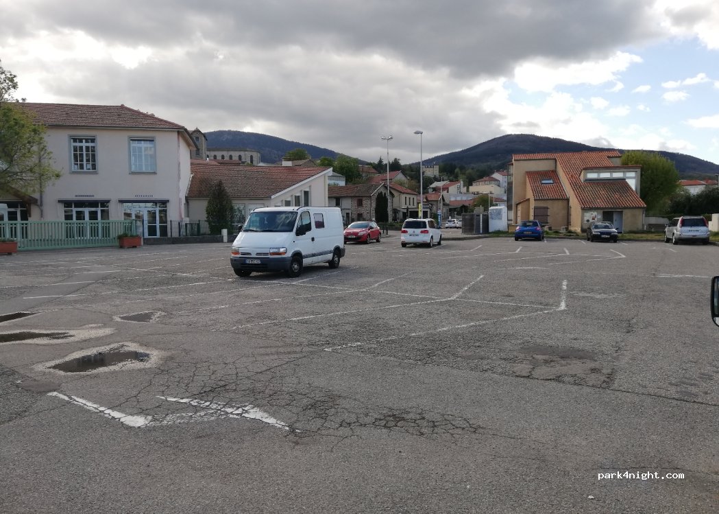 (42410) Pélussin - 2 Place du Huit Mai 1945 — foto 4