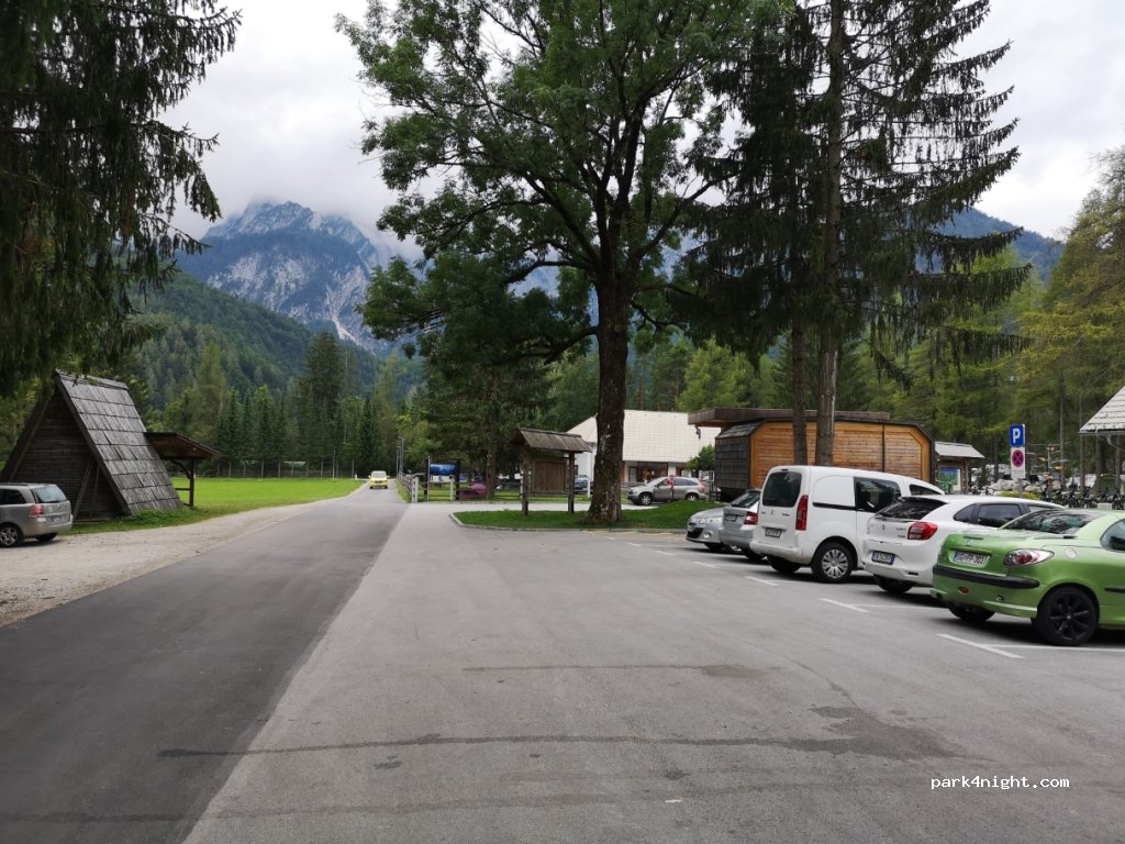 (4281) Gozd Martuljek - Unnamed Road — foto 2