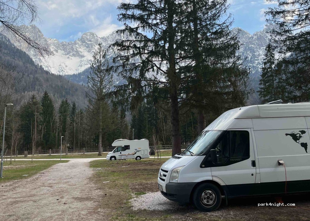 (4281) Gozd Martuljek - Unnamed Road — foto 3