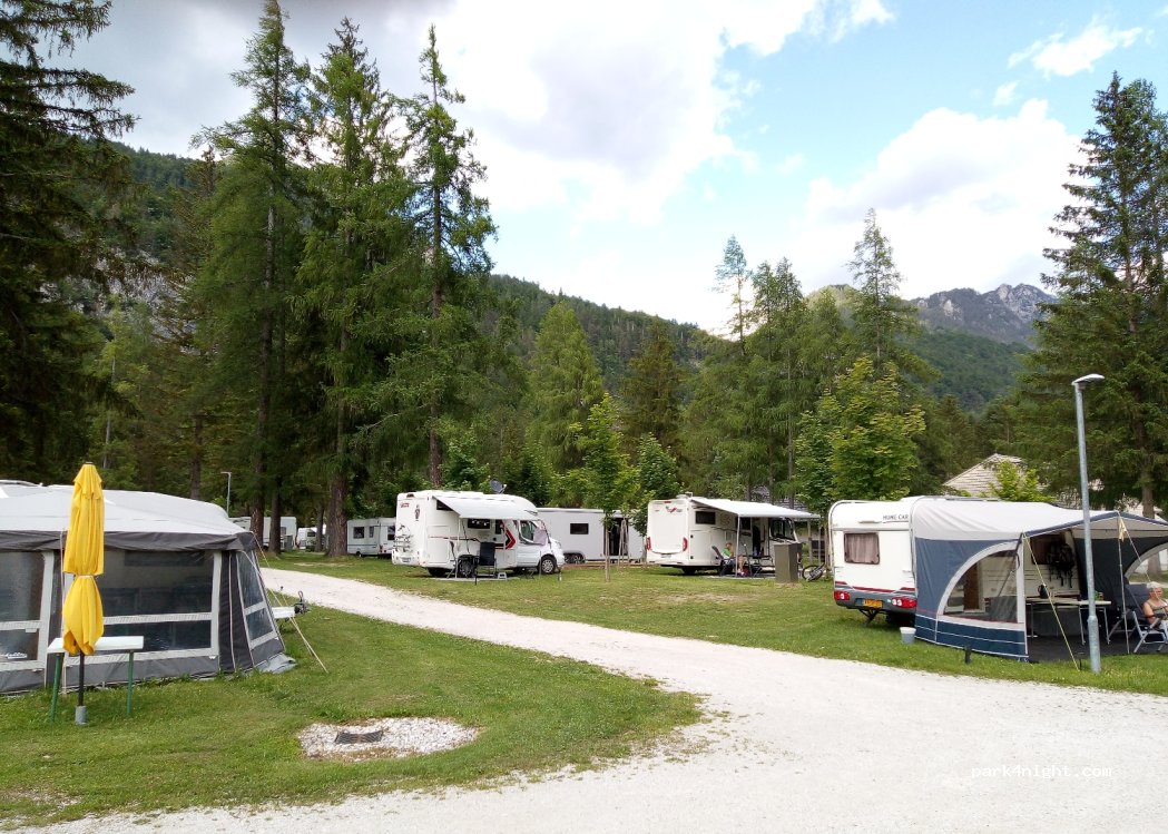 (4281) Gozd Martuljek - Unnamed Road — foto 4