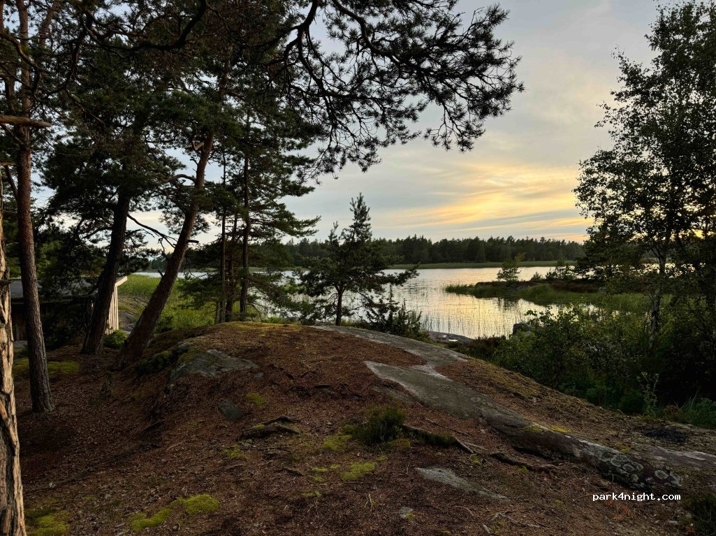 (531 99) Kållandsö - Unnamed Road — foto 4
