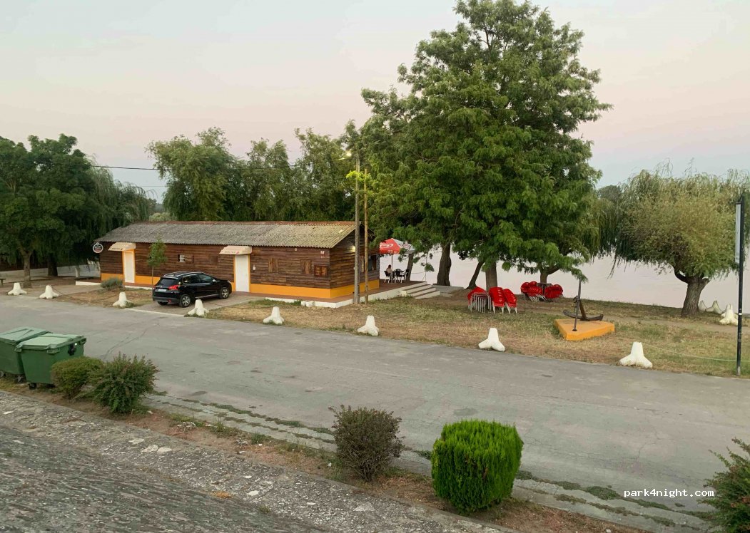 (2070-516) Valada - 55 Rua Primeiro de Maio — foto