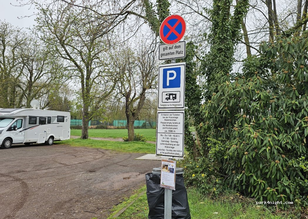 Wohnmobilstellplatz an der Sporthalle — foto 4