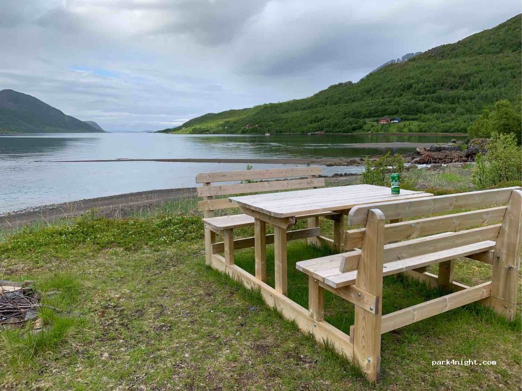 (9582) Nuvsvåg - Sekundær Fylkesveg 77 — foto