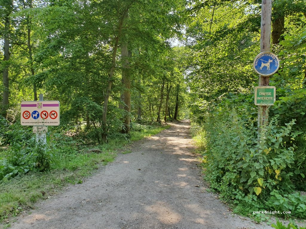 (27110) Le Neubourg - Unnamed Road — foto 3