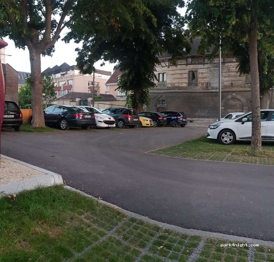 (10000) Troyes - 2 Rue Brissonnet — foto