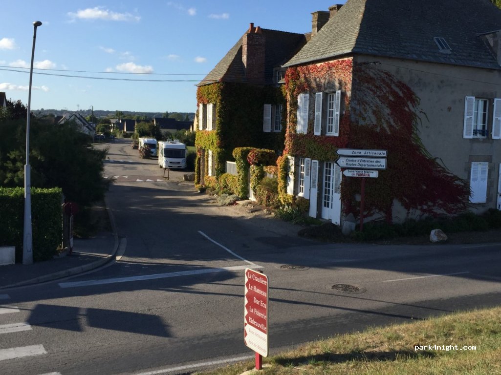 (50550) Saint-Vaast-la-Hougue - 2 Rue de la Corderie — foto 2