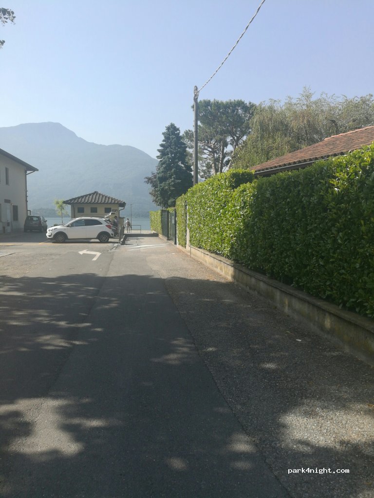 (22013) Domaso - 4 Via Case Sparse — foto 2