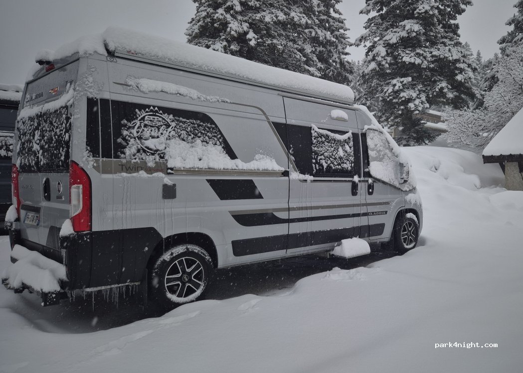 Aire de camping-cars caravaneige à Chamrousse — foto 4