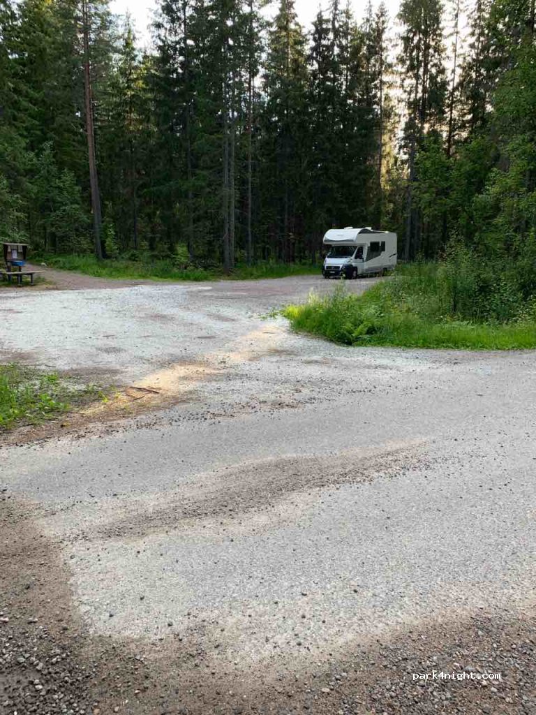 (710 41) Fellingsbro - 122 Frötuna Skogvaktarstugan — foto
