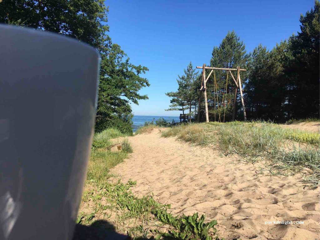 Ziemupes jūrmalas stāvlaukums — foto 2