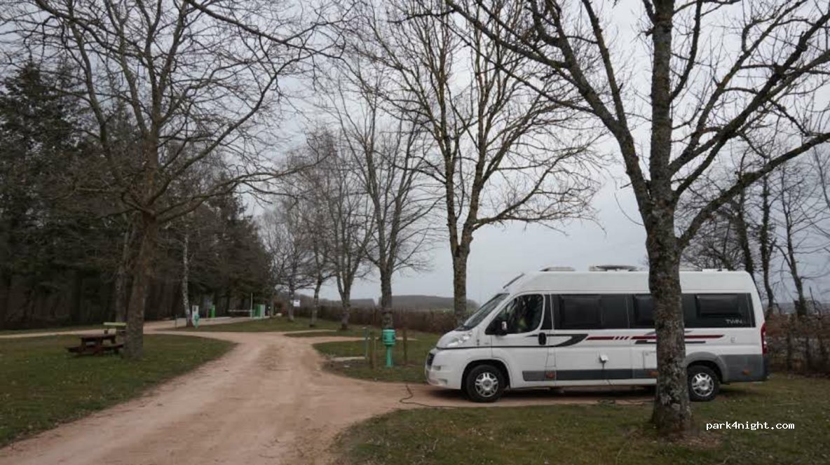 Camping de mon Village Louroux-de-Bouble — foto