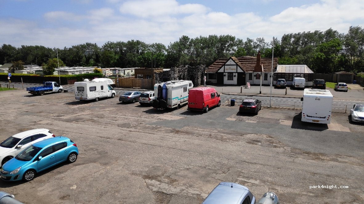 (ME12 2BX) Sheerness - 155 Marine Parade — foto