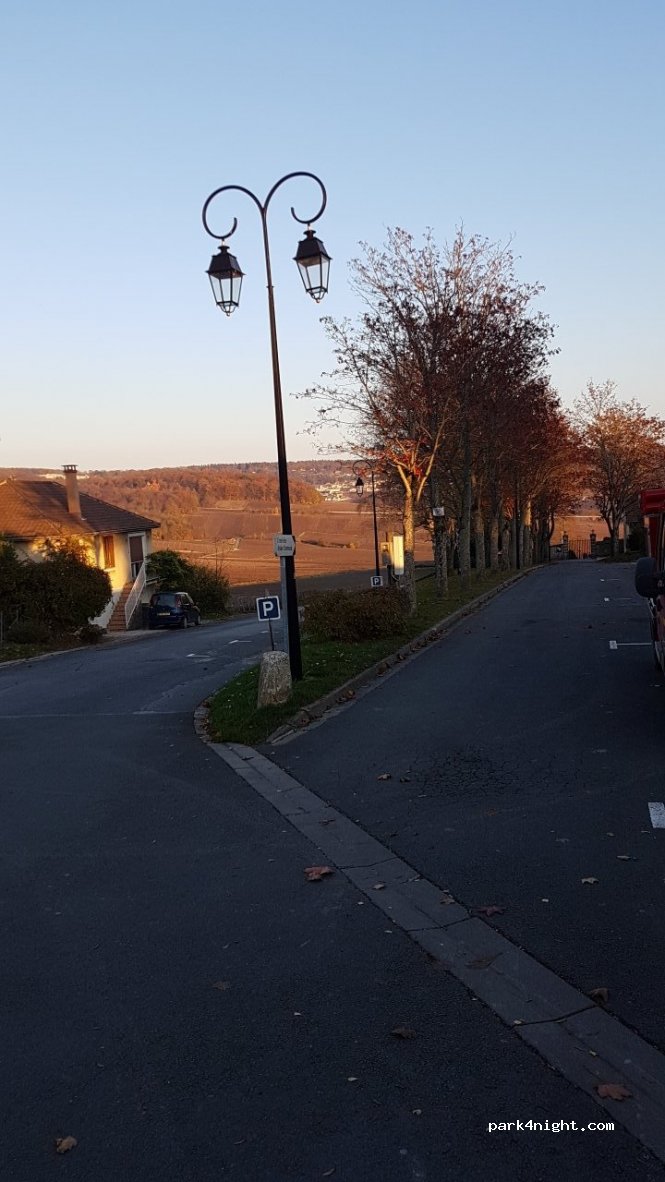 (51160) Hautvillers - La Briqueterie — foto 2