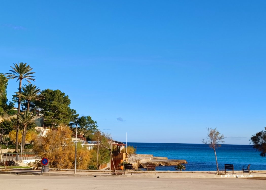 (07469) Cala Sant Vicenç - 7A Plaça Cala Molins — foto 2