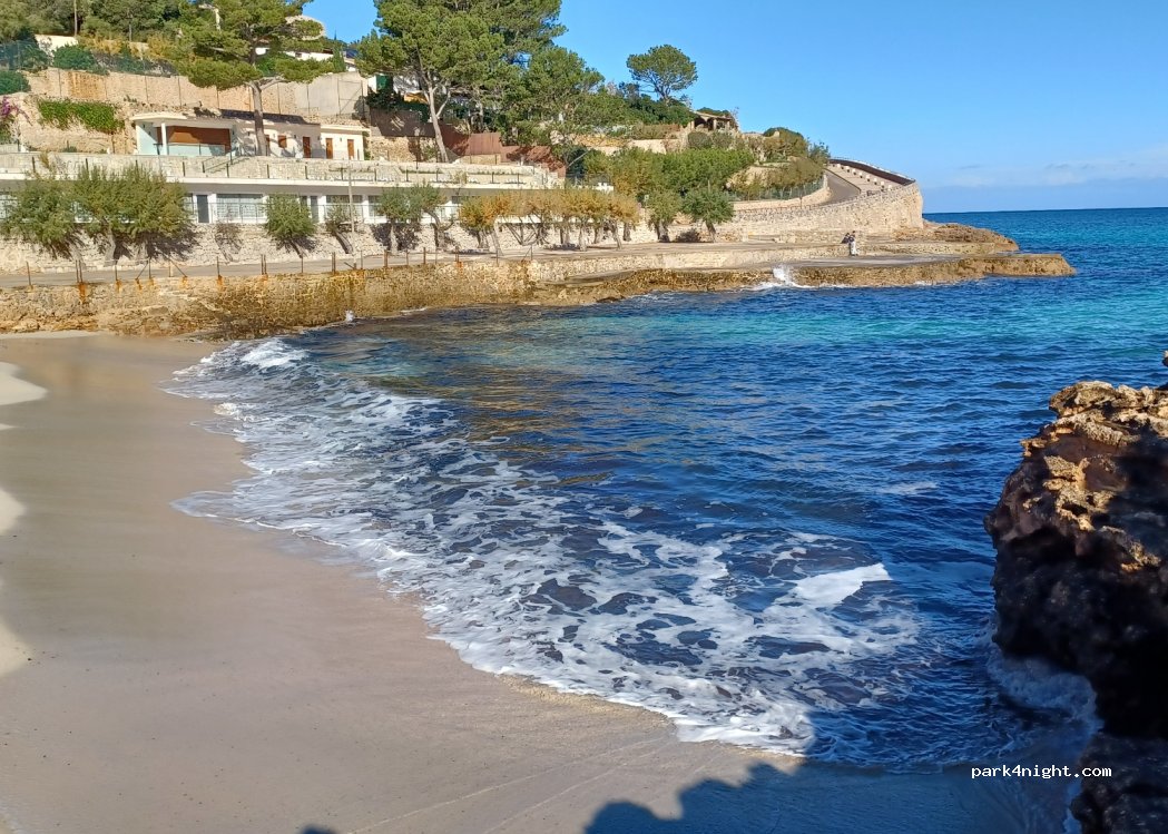 (07469) Cala Sant Vicenç - 7A Plaça Cala Molins — foto 3