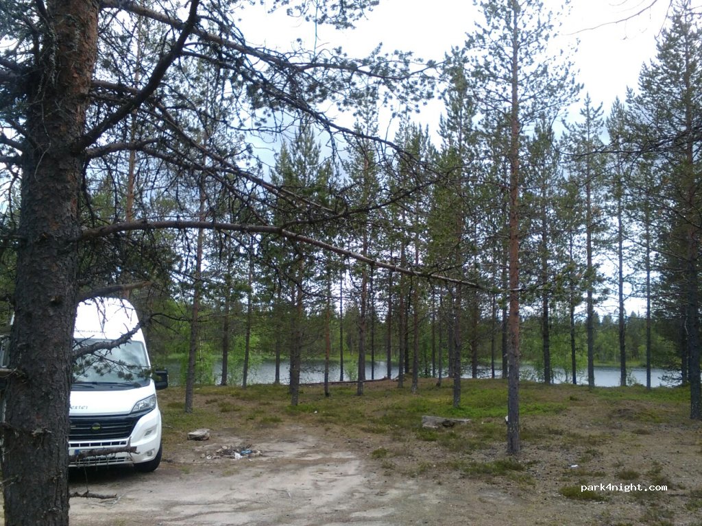 (982 07) Nattavaara - Unnamed Road — foto 2