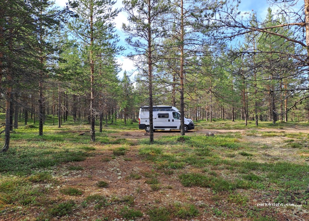 (982 07) Nattavaara - Unnamed Road — foto 5