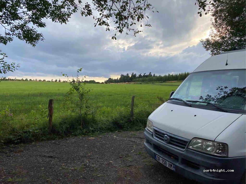 (15100) Tiviers - Unnamed Road — foto