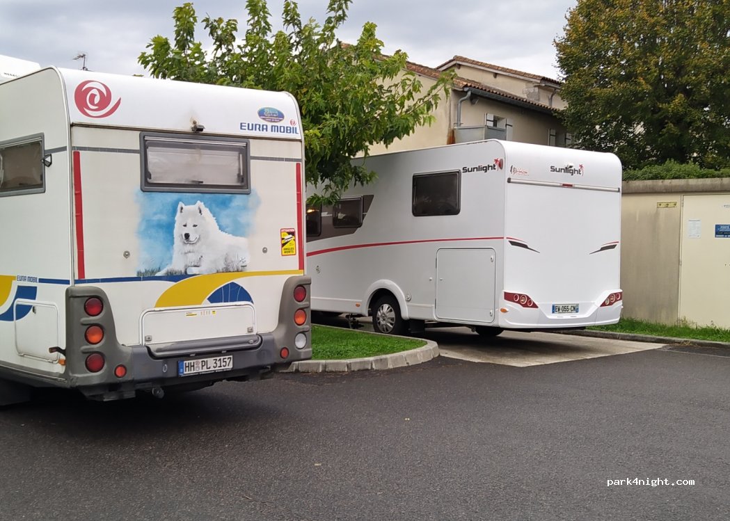 (16300) Barbezieux-Saint-Hilaire - 7-9 Rue du Commandant Foucaud — foto 3