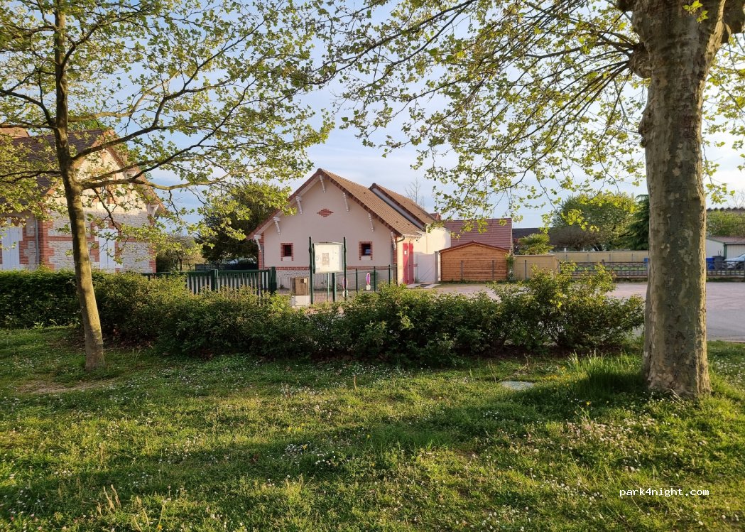 (03510) Molinet - 39 Rue Grande Rue — foto