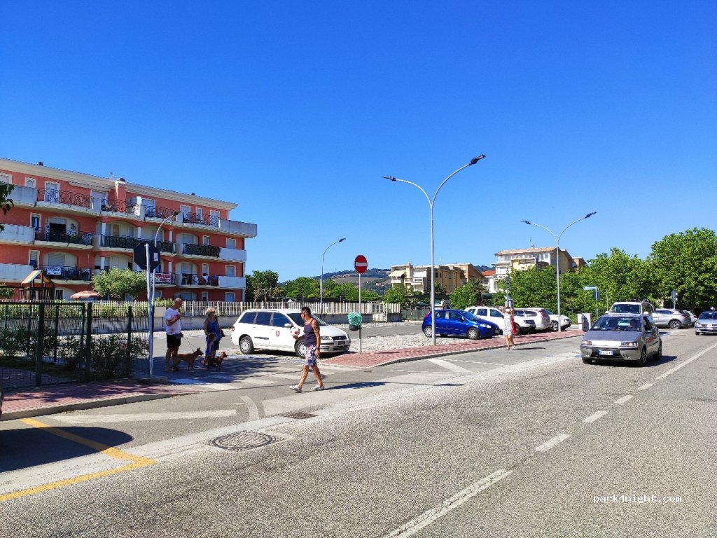 (64014) Martinsicuro - 416 Via Giacomo Leopardi — foto 2