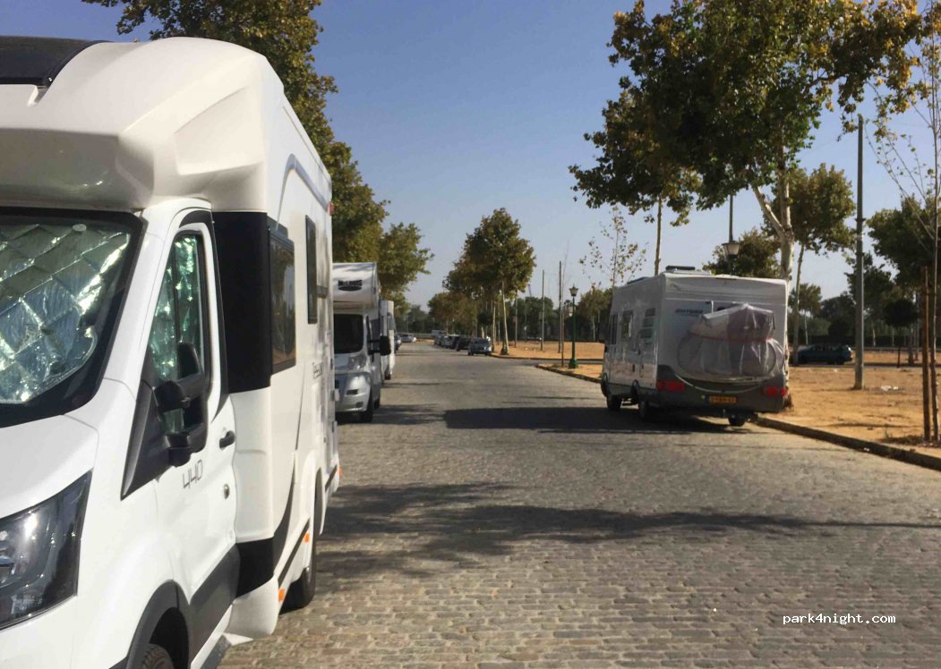 (41011) Sevilla - Calle Rafael Ortega — foto