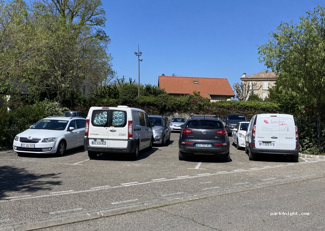 (84600) Valréas - Avenue Général Leclerc — foto 3