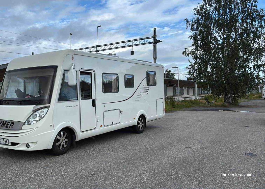 (903 27) Umeå - Järnvägsallén — foto