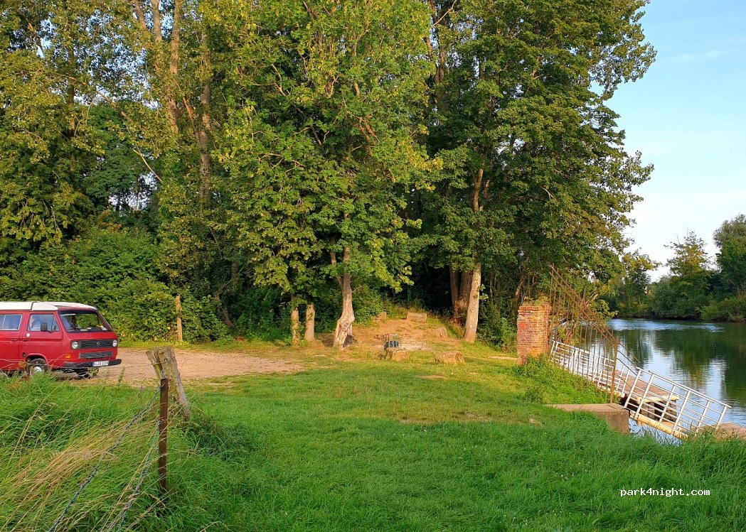 (08200) Floing - Chemin de Glaire À Floing — foto 3