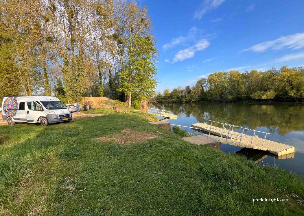 (08200) Floing - Chemin de Glaire À Floing — foto 5