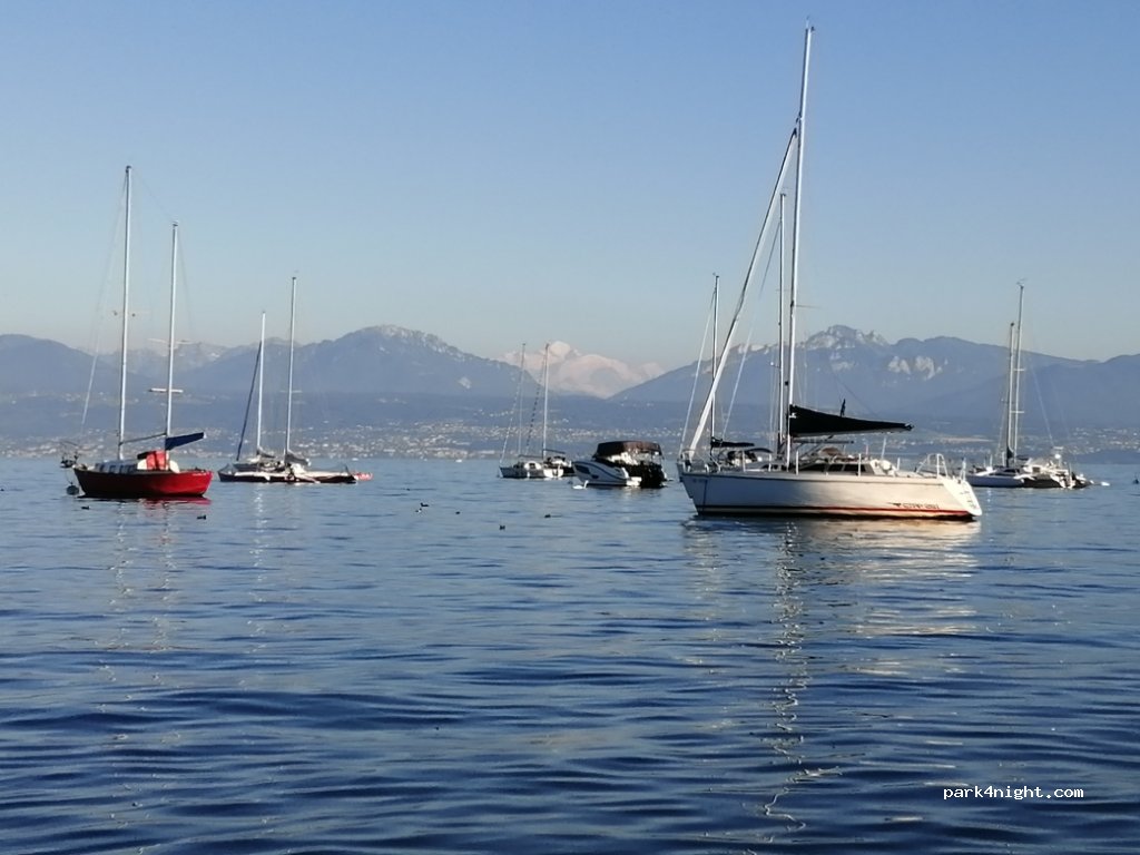 (1110) Morges - Rue de Lausanne — foto 2
