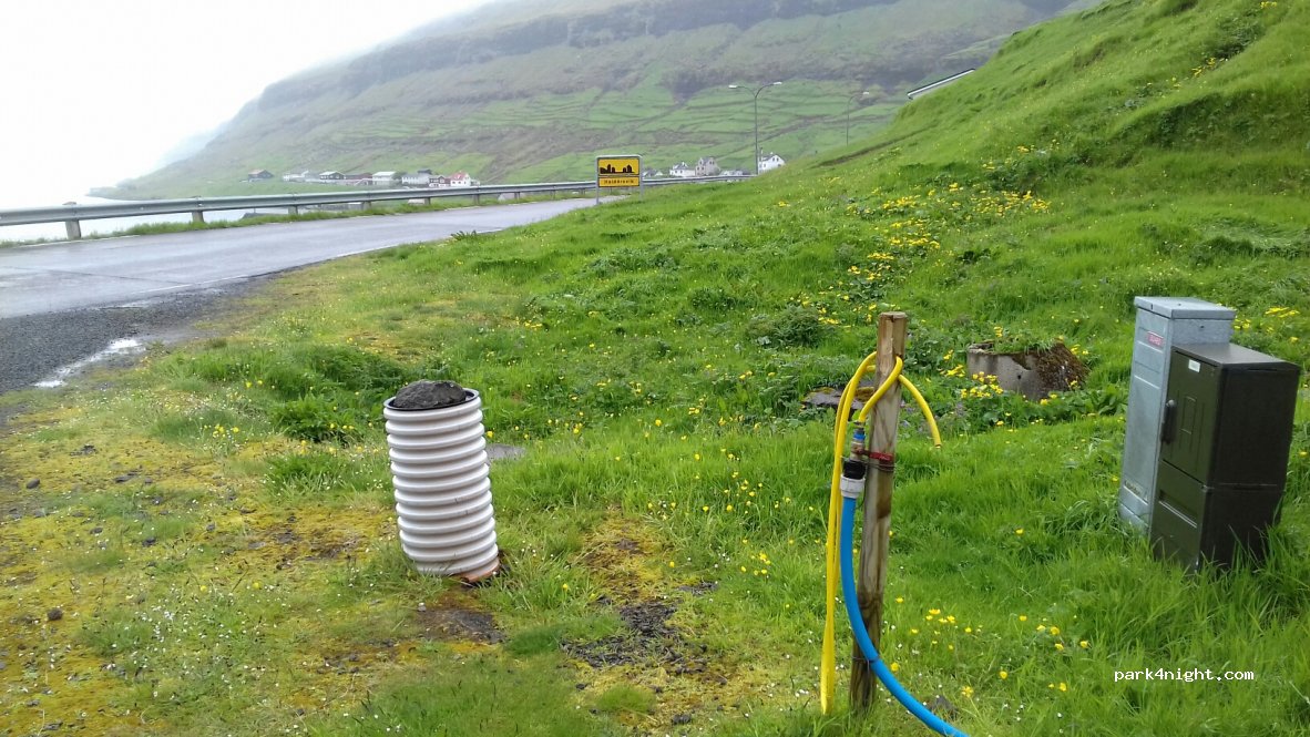 (440) Haldarsvík - Bakkavegur / 594 — foto