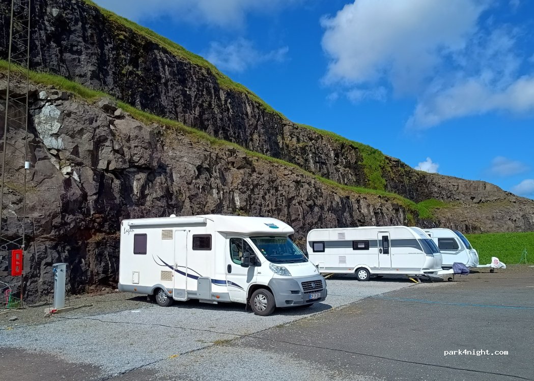 (440) Haldarsvík - Bakkavegur / 594 — foto 3