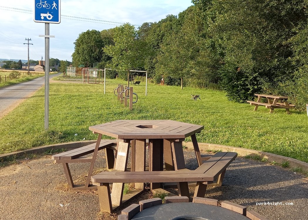 (08450) Remilly-Aillicourt - Chemin de l'Ilette — foto 3