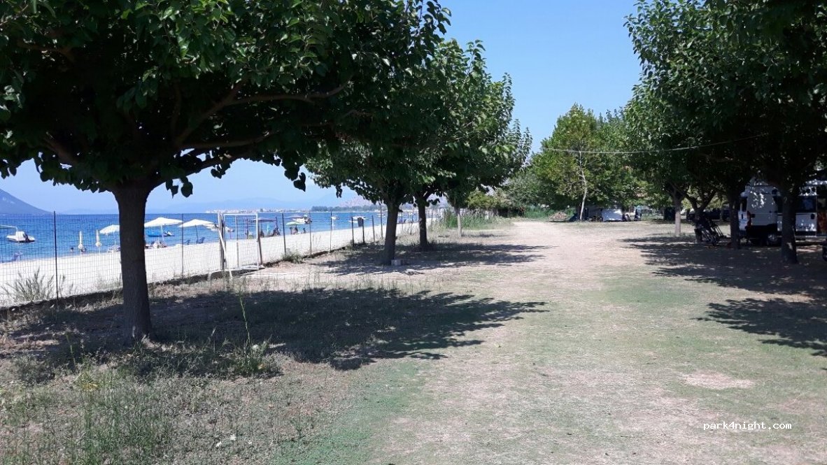 (300 19) Alizia - Unnamed Road — foto